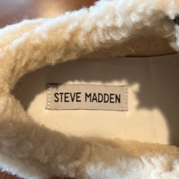 Steve Madden NWOT Polaris sneakers size 6.5 medium. - Picture 3 of 5